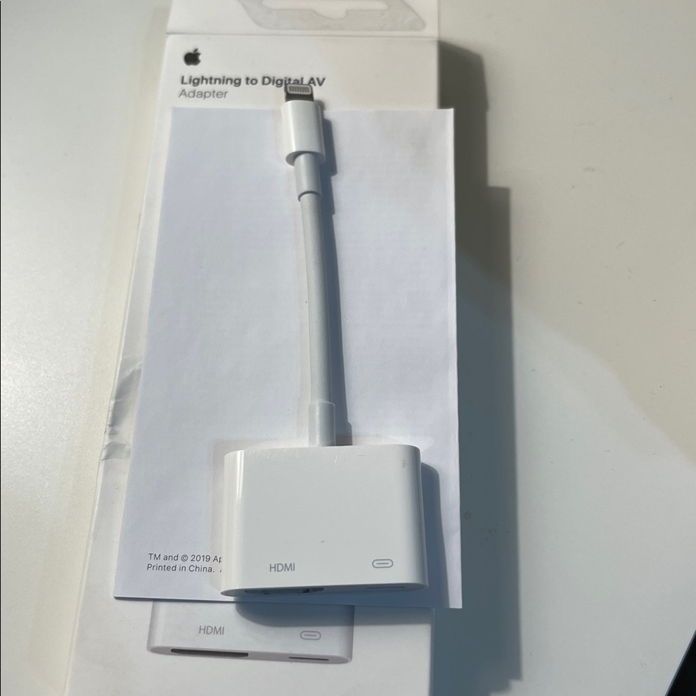 Apple Lightning to Digital Adapter in White